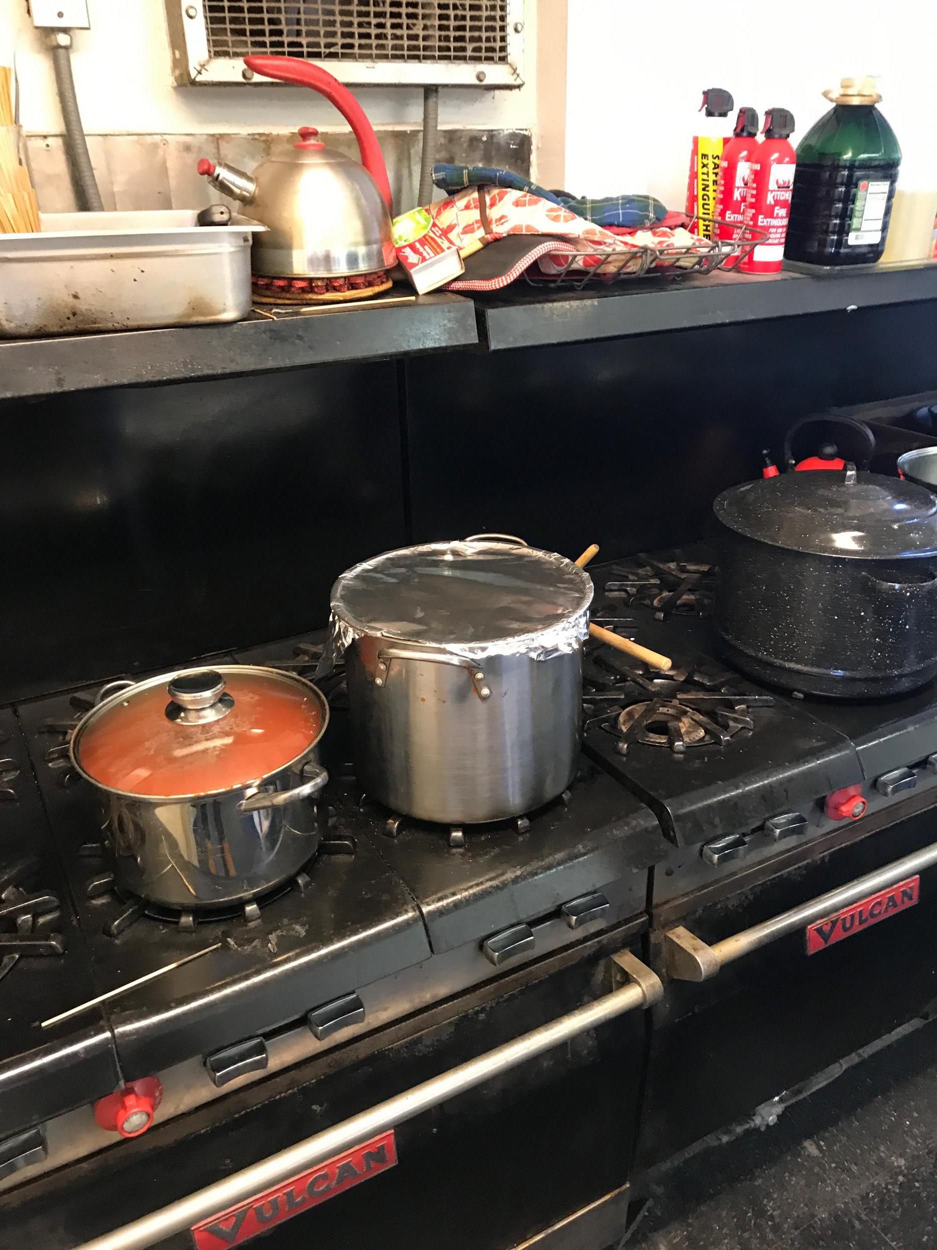 Gordon College meal prep in the kitchen 2